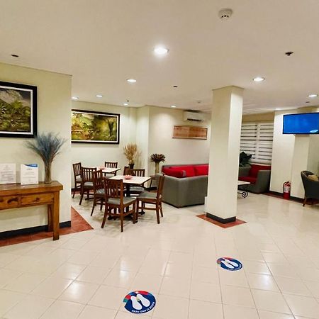 Microtel By Wyndham Tarlac Eksteriør bilde