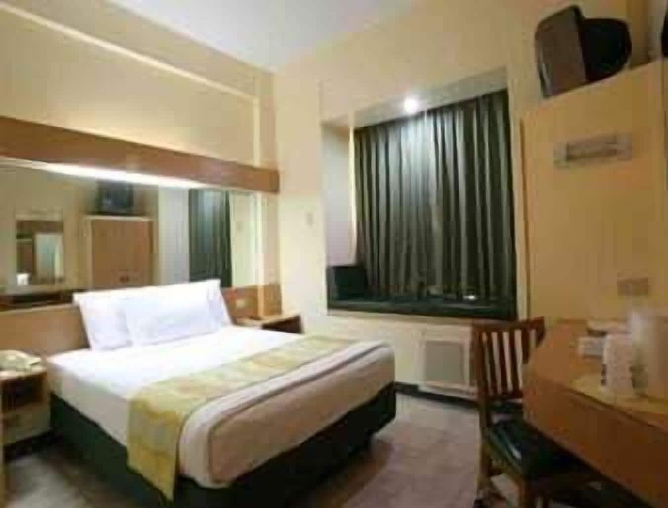 Microtel By Wyndham Tarlac Eksteriør bilde