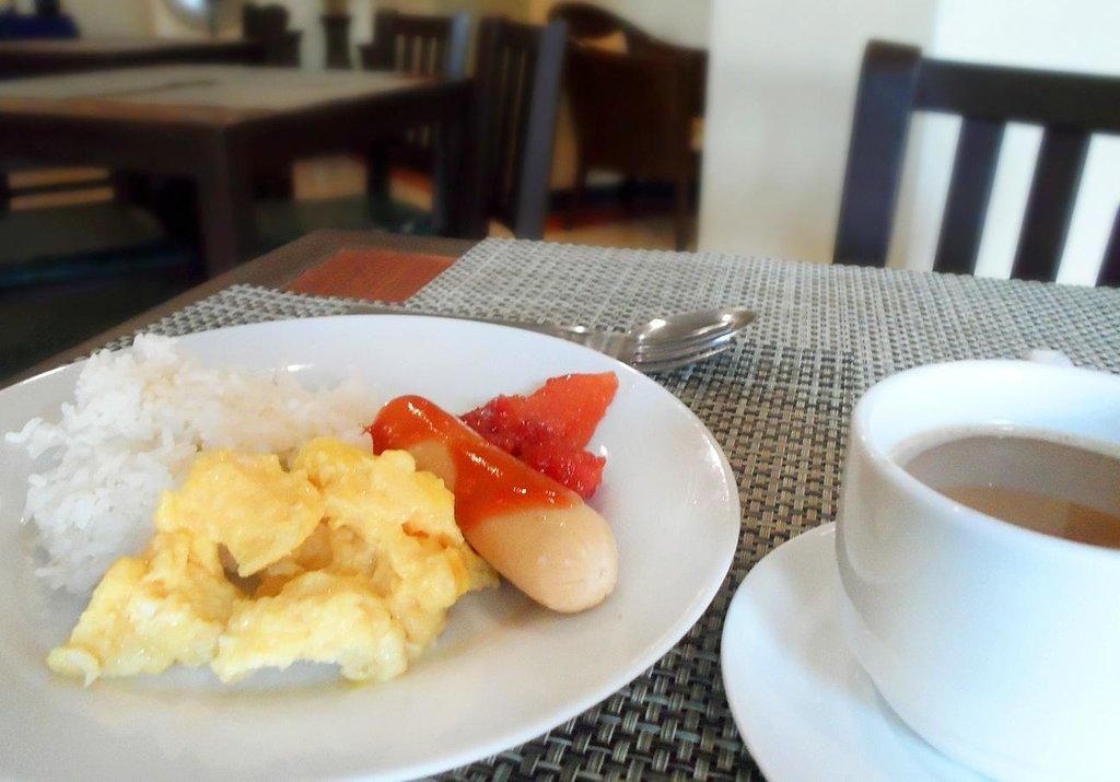 Microtel By Wyndham Tarlac Eksteriør bilde