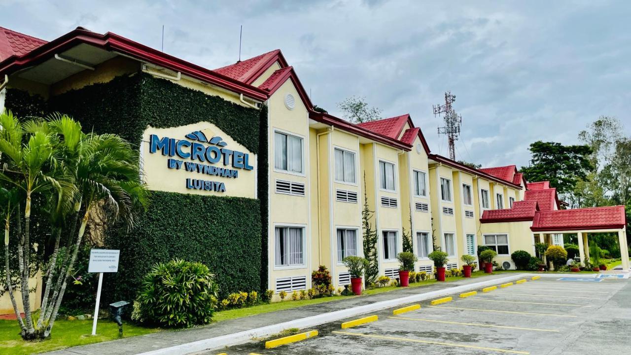 Microtel By Wyndham Tarlac Eksteriør bilde
