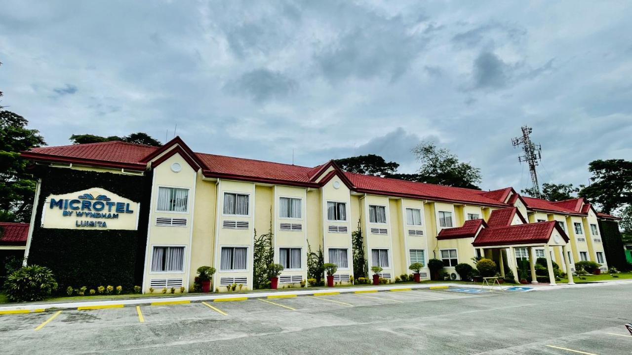 Microtel By Wyndham Tarlac Eksteriør bilde