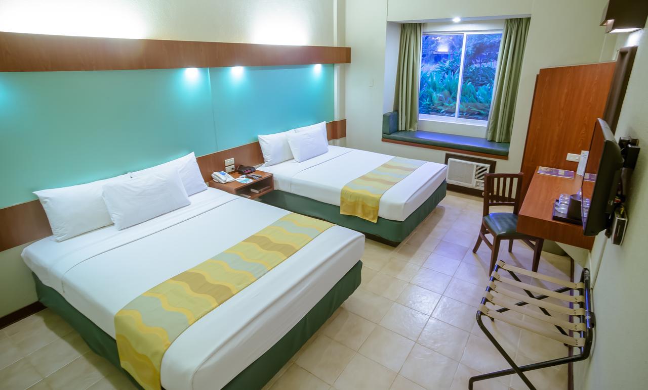 Microtel By Wyndham Tarlac Eksteriør bilde