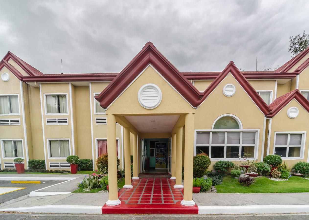Microtel By Wyndham Tarlac Eksteriør bilde